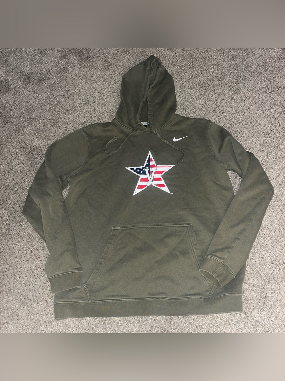 Nike Vanderbilt Commodores Men Large Hoodie Military Appreciation Green USA Flag